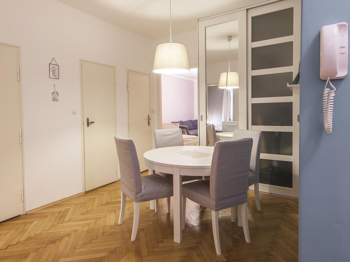 Modern Central Apartment Dlouha براغ المظهر الخارجي الصورة