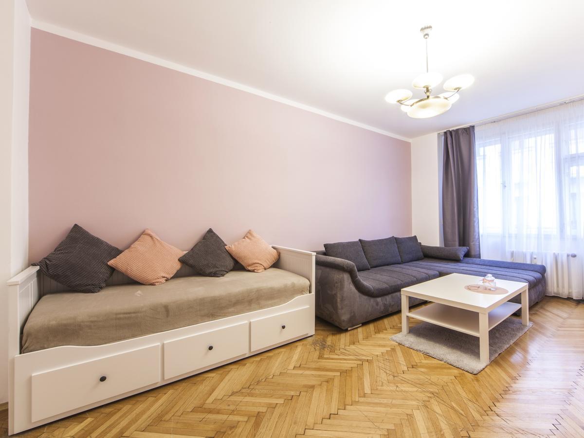 Modern Central Apartment Dlouha براغ المظهر الخارجي الصورة